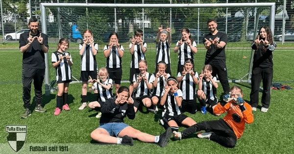 E‑Juniorinnen der TuRa Elsen feiern vorzeitigen Erfolg in der Liga