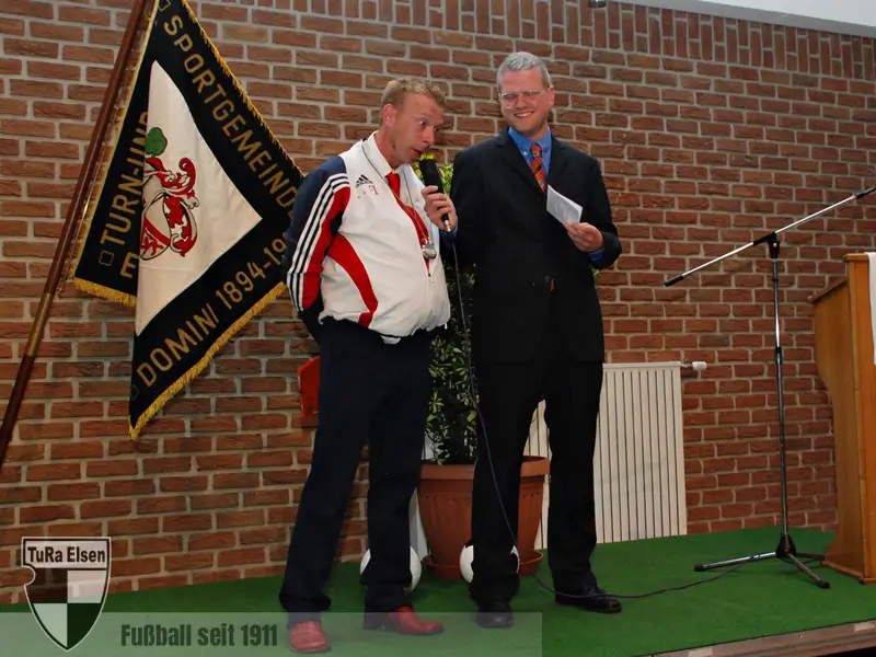 Florian Potthoff und Marco Spalke als „Kaiser Franz" und „Louis van Gaal“ 2011 100 jahre potthoff spalke